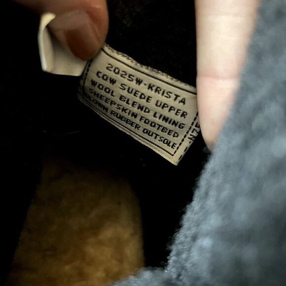 Bearpaw cow suede, wool lining, sheepskin winter boots chic warm comfortable win - Picture 8 of 8